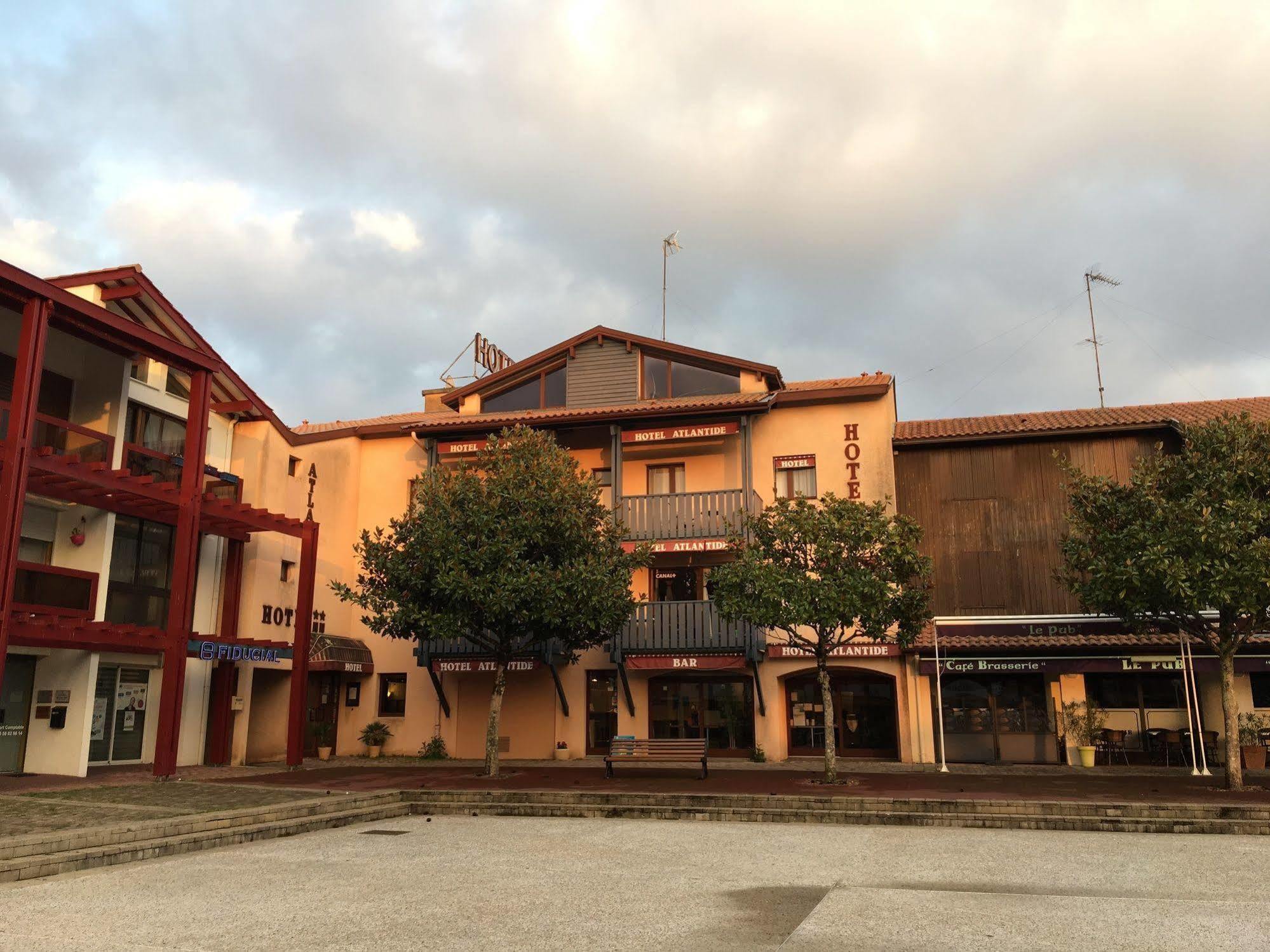 Hotel Atlantide Biscarrosse Exteriör bild