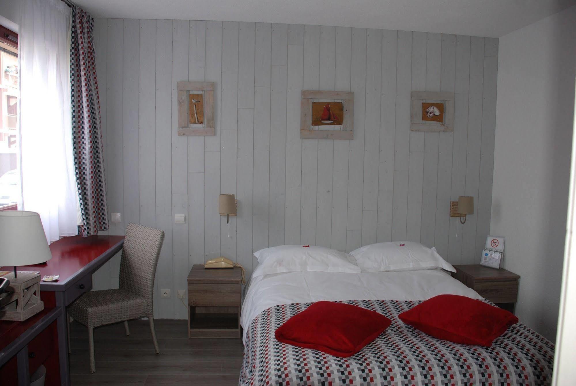 Hotel Atlantide Biscarrosse Exteriör bild